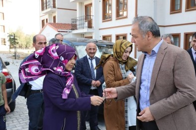 Suluova'da 127 Sosyal Konut Sahiplerine Teslim Edildi