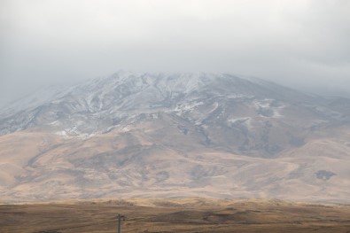 Süphan Dağı'na Kar Yağdı