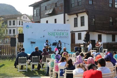 Taraklı'da Şiir Sunumu Gerçekleşti