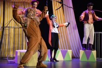 Çocuklar 'Şarlo Sirkte' Oyunu İle Eğlendi