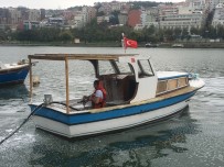 Eyüpsultan'da Bir Tekne Yanarak Kullanılamaz Hale Geldi