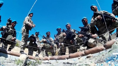 Kahraman Komandolar Dağlarda Teröristlere Göz Açtırmıyor