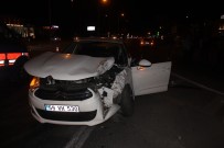 Manavgat'ta Alkollü Sürücünün Kırmızı Işık İhlali Kazayla Bitti Açıklaması 1 Yaralı