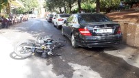 Motosiklet Park Halindeki Otomobile Çarptı Açıklaması 1 Yaralı