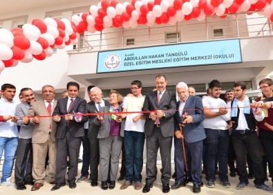 Elazığ'da Hayırsever Ailenin Desteğiyle Yapılan Okul Açıldı