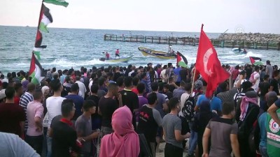 Gazzeliler, İsrail Ablukasının Kaldırılması Talebiyle Sahile Akın Etti