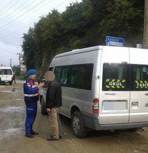 Giresun'da Alkollü Öğrenci Servisi Sürücüsü Jandarmaya Yakalandı