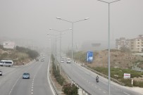 Hatay Semalarını Toz Bulutları Kapladı