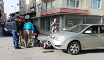 NEVZAT KORKMAZ - Otomobil İle Elektrikli Bisiklet Çarpıştı Açıklaması 2 Yaralı