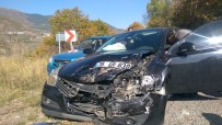 Posof'ta Trafik Kazası Açıklaması 2 Yaralı