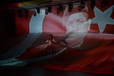 Ankara Tiyatrosu İle Başkent'in Serüveni Ve 15 Temmuz Mücadelesi Anlatıldı