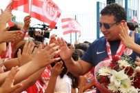 OKUL FORMASI - Antalyaspor, Öğrencilerle Buluştu