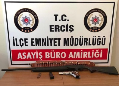 Erciş'te Silahlı Kavga Açıklaması 8 Gözaltı