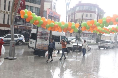 Hakkari'deki Sağanak Yağış