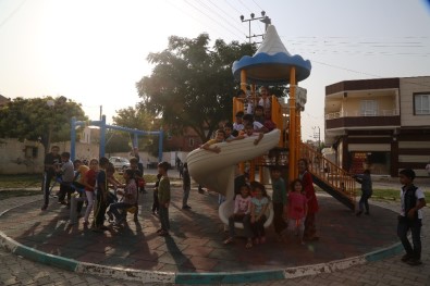Haliliye'de Parklarda Yeni Oyun Grupları Monte Edildi