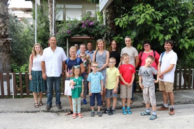 Litvanyalı Lösemili Çocuklar Alanya'da Terapi Görüyor