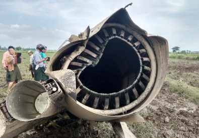 Myanmar'da Askeri Uçaklar Çarpıştı Açıklaması 3 Ölü