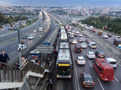 Okmeydanı'nda Metrobüs Arızası