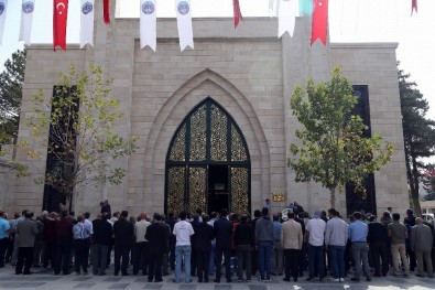 Orgeneral Hulusi Akar Camii'nde Cenazelerin Kaldırılmasına Başlandı
