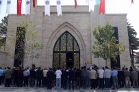 HULUSİ AKAR - Orgeneral Hulusi Akar Camii'nde Cenazelerin Kaldırılmasına Başlandı