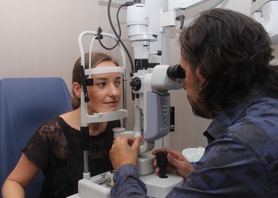 Şaşılık, Tablet Ve Kitapla Değil, Gözlük Tedavisinin Yetersizliğinden Artabilir