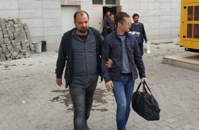 FETÖ'den Gözaltına Alınan 2 Asker Ankara'ya Götürüldü