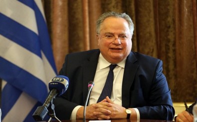 Yunan Dışişleri Bakanı İstifa Etti