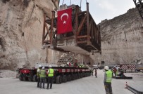 İMAM ABDULLAH - 600 Yıllık Hasankeyf Kale Kapısı Taşındı