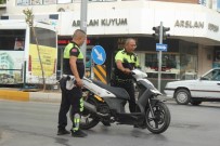 İBRAHİM SÖZEN - Manavgat'ta Motosiklet Kazalarında 3 Kişi Yaralandı