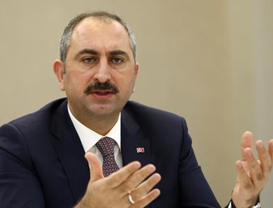 Adalet Bakanı Gül'den, Danıştay'a öğrenci andı tepkisi