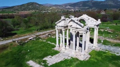 Afrodisyas'ta Ara Güler Hüznü