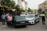 BEYZBOL SOPASI - Dur İhtarına Uymayan Otomobil Polis Aracına Çarptı