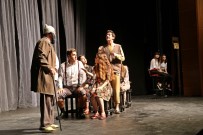 AYDıN KÜLTÜR MERKEZI - Efeler Belediye Tiyatrosu Yeni Sezonu Alkışlarla Açtı