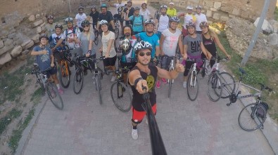 İznik'li Bisikletçiler 400 Kilometre Pedal Sürüp Anıtkabir Ve Beştepe'ye Çıkarma Yapacak