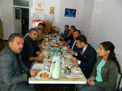 Kaymakam'dan Muhtarlara Yemek