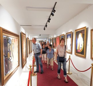 'KKTC'ye Gelirken Böyle Bir Koleksiyonun Varlığını Hayal Bile Edemezdik'