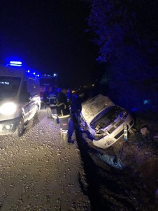 Kontrolden Çıkan Otomobil Şarampole Uçtu Açıklaması 4 Yaralı