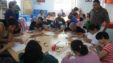 Kuşadası Engelliler Köyü'nde Mandala Boyama Etkinliği