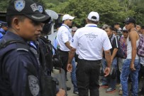 HONDURAS - Meksika, Sınıra Yüzlerce Polis Gönderiyor
