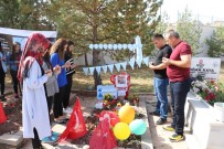 LOKMAN HEKIM - Şehit Bedirhan bebeğin mezarına ziyaretçi akını