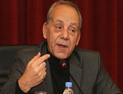 Bekir Çoşkun halıdan bile rahatsız oldu