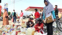 Endonezya'da Depremzedeler İhtiyaçlarını Karşılamada Zorlanıyor