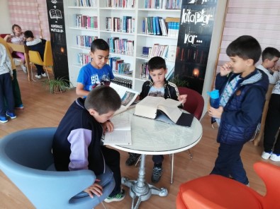 Şuhut'ta Öğrencilerin Kütüphane Sevinci