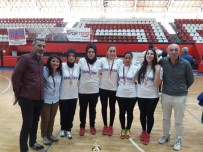 YENİMAHALLE BELEDİYESİ - Yenimahalle'nin Bayan Goalball Takımı Şov Yaptı