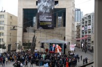 GALATASARAY MEYDANI - Fotoğraf Sanatçısı Ara Güler'in Sevenleri Galatasaray Meydanı'na Akın Etti