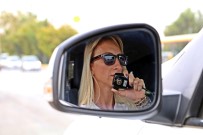 KADIN POLİS - Hız Sınırını Aşan Sürücülere Ceza, Ojeli Parmaklardan