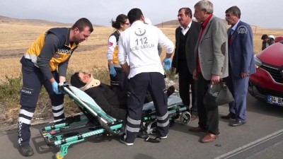 Şarkışla'da Trafik Kazası Açıklaması 2 Yaralı