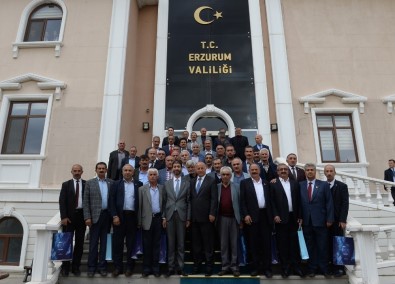 Vali Azizoğlu Açıklaması 'Muhtarlar Devlet İle Vatandaş Arasındaki Bağdır'
