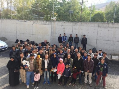 Van'da 56 Kaçak Göçmen Yakalandı
