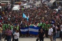 3 Bin Honduraslı Refah İçin ABD'ye Gidiyor